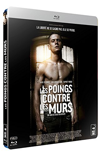 les poings contre les murs  