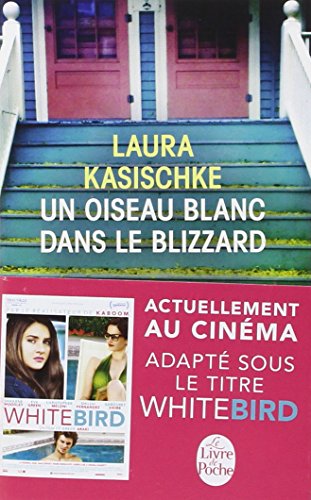 un oiseau blanc dans le blizzard  